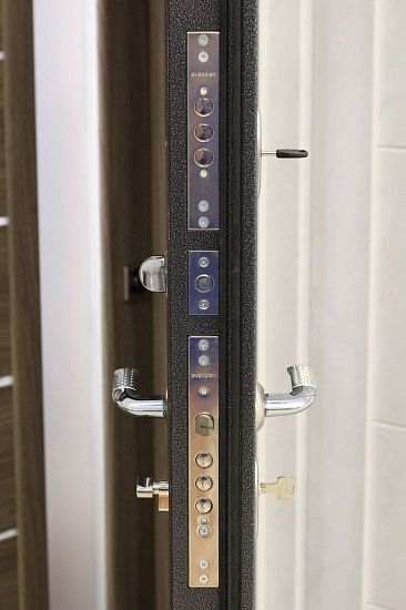 Входная дверь  